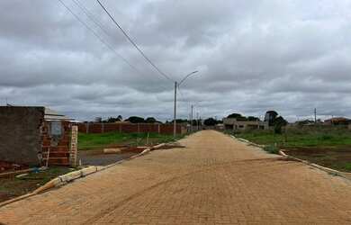 Imagem: O terreno possui 400m² de Área e está localizado em Ponte