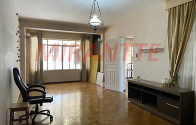 Imagem: A casa possui 4 Dormitórios, 3 Banheiros, 2 Vagas na garagem