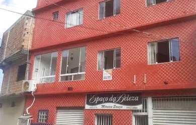 Imagem: A casa e possui 2 Dormitórios, Suítes, 5 Banheiros, 1 Vaga