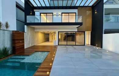 Imagem: A casa em condomínio possui 5 Dormitórios, 5 Banheiros, 5