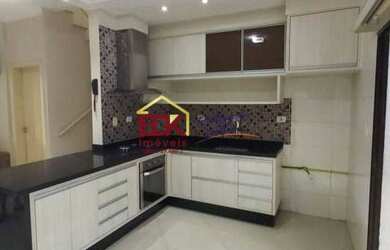 Imagem: A casa possui 2 Dormitórios, 2 Banheiros, 2 Vagas na garagem