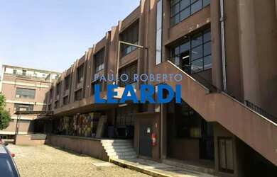 Imagem: O depósito possui 5 Vagas na garagem, 6.103m² de Área e