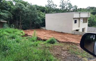 Imagem: O terreno possui 200m² de Área e está localizado em Santa