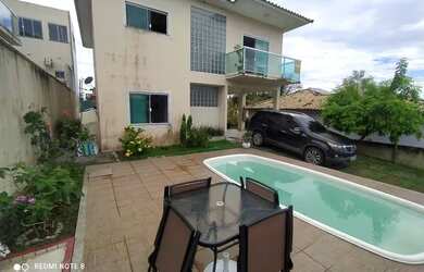 Imagem: A casa em condomínio possui 3 Dormitórios, 2 Banheiros, 3