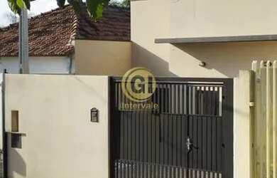 Imagem: A casa possui 2 Dormitórios, 1 Banheiro, 2 Vagas na garagem