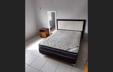 Imagem: A kitnet possui 1 Dormitório, 1 Banheiro, 1 Vaga na garagem