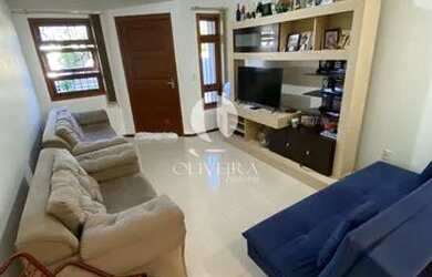 Imagem: A casa possui 4 Dormitórios, 4 Banheiros, 3 Vagas na garagem