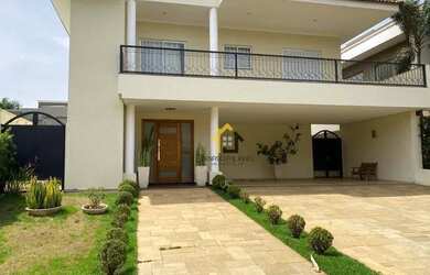 Imagem: A casa em condomínio possui 4 Dormitórios, 5 Banheiros, 4