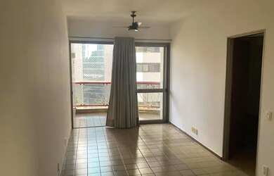 Imagem: O apartamento possui 1 Dormitório, 1 Banheiro, 1 Vaga na garagem