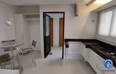 Imagem: O apartamento possui 4 Dormitórios, 3 Banheiros, 2 Vagas na