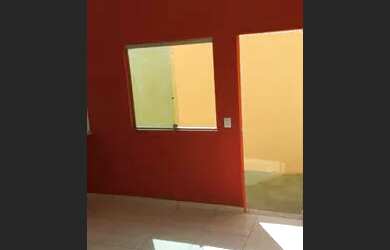 Imagem: A casa possui 3 Dormitórios, 2 Banheiros, 4 Vagas na garagem