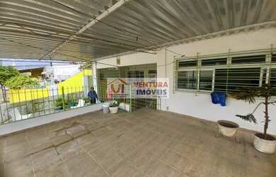 Imagem: A casa possui 5 Dormitórios, 1 Banheiro, 2 Vagas na garagem