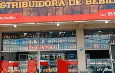 Imagem: O depósito possui 2 Vagas na garagem e está localizado em