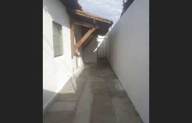 Imagem: A kitnet possui 1 Dormitório e está localizado em Itararé