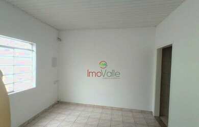 Imagem: A casa possui 2 Dormitórios, 1 Banheiro, 1 Vaga na garagem