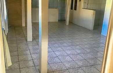 Imagem: A casa possui 2 Dormitórios, 2 Banheiros, 64m² de Área e