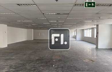 Imagem: O depósito possui 4 Vagas na garagem, 465m² de Área e está