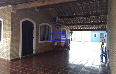 Imagem: A casa possui 5 Dormitórios, 2 Banheiros, 5 Vagas na garagem