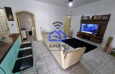 Imagem: A casa possui 3 Dormitórios, 1 Banheiro, 5 Vagas na garagem