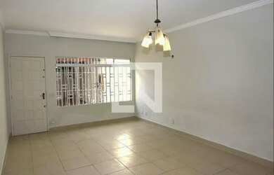 Imagem: A casa possui 3 Dormitórios, 3 Banheiros, 3 Vagas na garagem