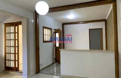 Imagem: A casa possui 2 Dormitórios, 2 Banheiros, 1 Vaga na garagem