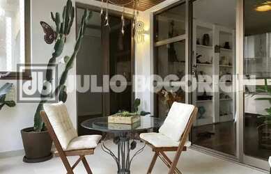 Imagem: O apartamento possui 4 Dormitórios, 5 Banheiros, 3 Vagas na