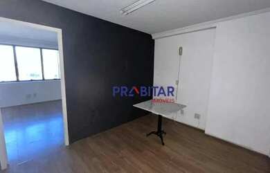 Imagem: O depósito possui 1 Vaga na garagem, 37m² de Área e está