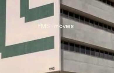 Imagem: O depósito possui 5 Vagas na garagem, 2400m² de Área e Imóvel