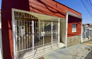 Imagem: O depósito possui 1 Vaga na garagem, 220m² de Área e está