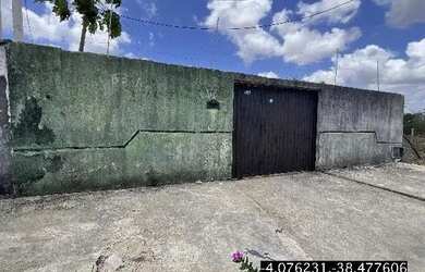 Imagem: A casa possui 2 Dormitórios, 1 Banheiro, 1 Vaga na garagem