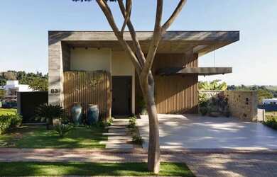 Imagem: A casa em condomínio possui 4 Dormitórios, 5 Banheiros, 4