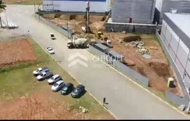 Imagem: O depósito possui 5 Vagas na garagem, 1.733m² de Área e