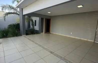 Imagem: A casa possui 3 Dormitórios e está localizado em Alecrim