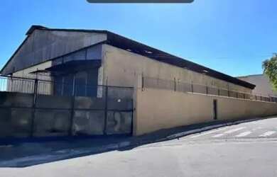 Imagem 2: GALPÃO - PENHA - SP. 1.800m² de Áreae5 Vagas na garagem