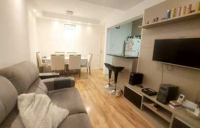 Imagem: O apartamento possui 2 Dormitórios, 1 Banheiro, 1 Vaga na garagem