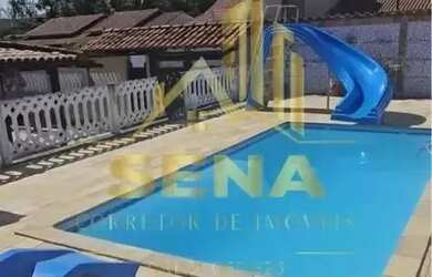 Imagem: CASA À VENDA NO CENTRO DE SÃO PEDRO DA ALDEIA COM 04 QUARTOS