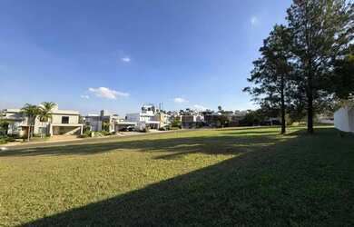 Imagem: O terreno à venda possui 620m² de Área e está localizado