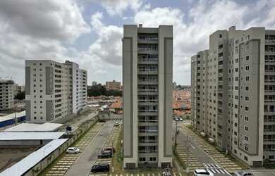 Imagem: O apartamento possui 2 Dormitórios, 1 Banheiro e 1 Vaga na