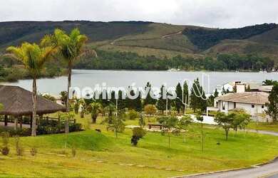 Imagem: O terreno possui 975m² de Área e está localizado em Alphaville