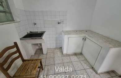 Imagem: A casa possui 2 Dormitórios, 2 Banheiros, 2 Vagas na garagem