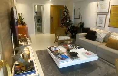 Imagem: O apartamento possui 3 Dormitórios, 2 Banheiros, 2 Vagas na