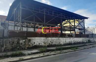 Imagem: O depósito possui 1 Vaga na garagem, 800m² de Área e está