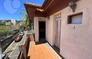 Imagem: A casa possui 3 Dormitórios, 2 Banheiros, 1 Vaga na garagem