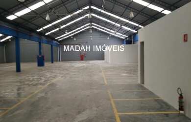 Imagem: O depósito possui 5 Vagas na garagem, 1.740m² de Área e