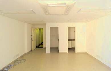 Imagem: O depósito possui 30m² de Área e está localizado em Bairro