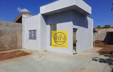 Imagem: A casa possui 1 Dormitório, 1 Banheiro, 3 Vagas na garagem