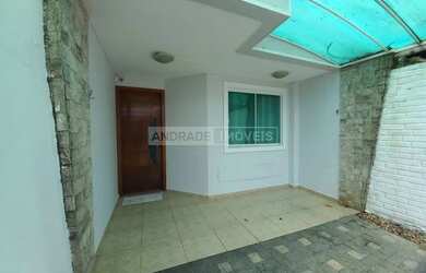 Imagem: A casa possui 2 Dormitórios, 3 Banheiros, 1 Vaga na garagem