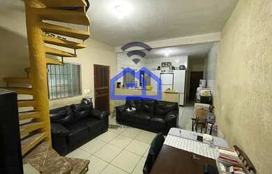 Imagem: A casa possui 4 Dormitórios, 2 Banheiros, 1 Vaga na garagem