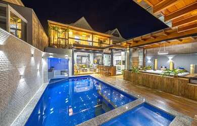 Imagem: A casa em condomínio possui 5 Dormitórios, 5 Banheiros, 1