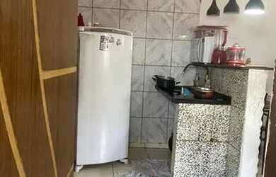 Imagem: A casa possui 2 Dormitórios, 1 Banheiro e está localizado